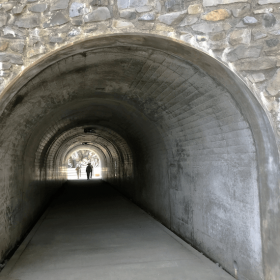 短いトンネル